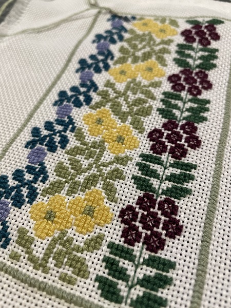 Cross Stitch Flower Border 2